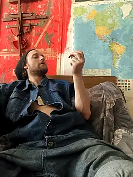 Ozomitro online show from 04-15-26, 01:37