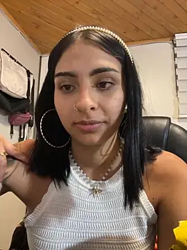 Hilary pinkk online show from 10-31-25, 02:19