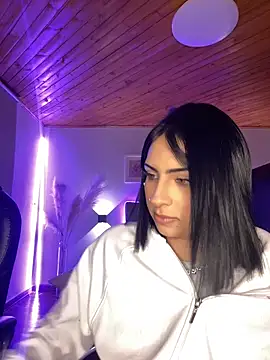 Hilary pinkk online show from 06-19-26, 01:55