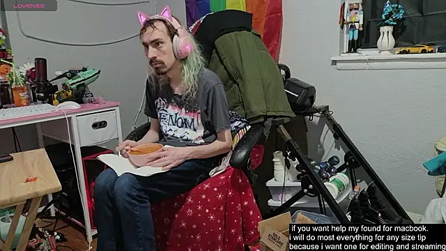 tallnerdyguy online show from 11-18-25, 03:21