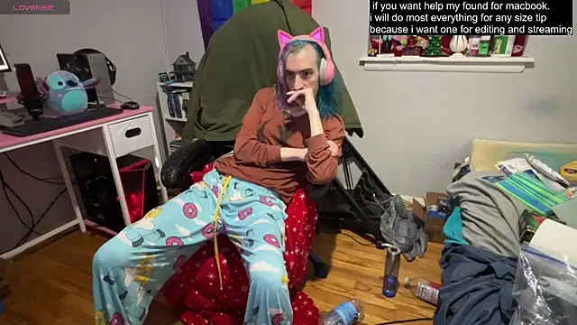tallnerdyguy online show from 03-07-25, 02:04