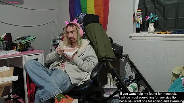 tallnerdyguy online show from 11-10-25, 04:06