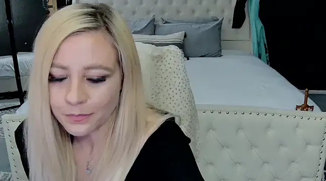 Snapshot of JessiLane chatting on 12-03-24, 07:05 JessiLane online show from 12-03-24, 07:05