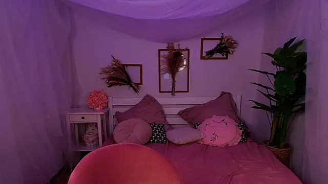 Snapshot of margeriTirell chatting on 11-08-25, 02:48 margeriTirell online show from 11-08-25, 02:48