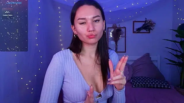 Snapshot of margeriTirell chatting on 10-10-25, 02:56 margeriTirell online show from 10-10-25, 02:56