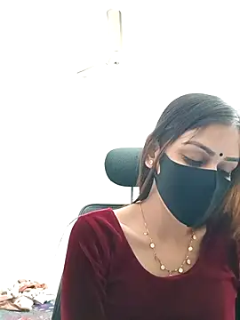 Snapshot of Tisha-01 chatting on 11-19-25, 01:33 Tisha-01 online show from 11-19-25, 01:33