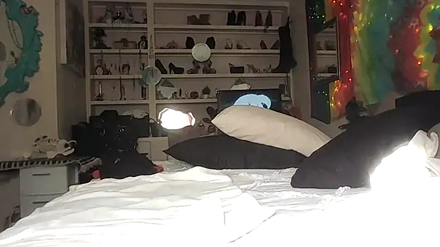 ivylee31 online show from 11-17-25, 07:51