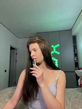 Snapshot of CurlyLara chatting on 02-10-26, 03:22 CurlyLara online show from 02-10-26, 03:22