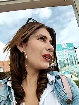 Snapshot of Alysson-- chatting on 03-07-25, 03:18 Alysson-- online show from 03-07-25, 03:18