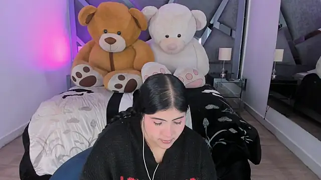 AmberiniHoffman online show from 10-17-25, 12:18