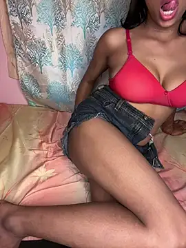 Snapshot of Indian_lovly chatting on 03-01-25, 06:21 Indian lovly online show from 03-01-25, 06:21