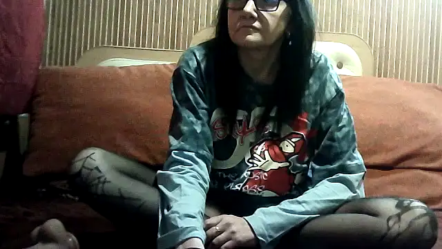 Snapshot of AlanaLaDream chatting on 12-19-25, 12:40 AlanaLaDream online show from 12-19-25, 12:40