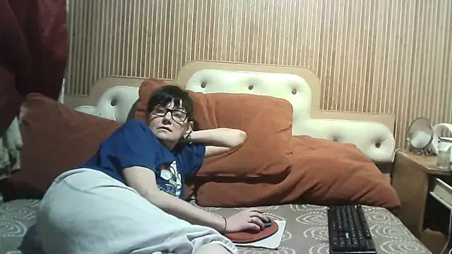 Snapshot of AlanaLaDream chatting on 09-24-25, 01:50 AlanaLaDream online show from 09-24-25, 01:50