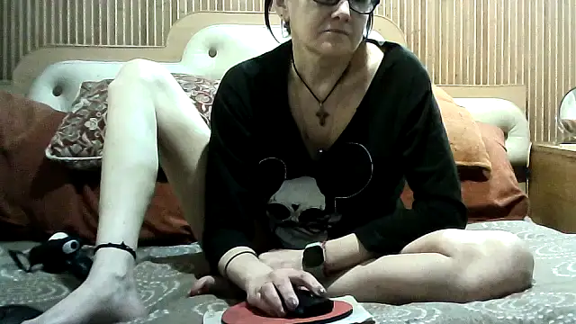 AlanaLaDream online show from 04-03-26, 01:28