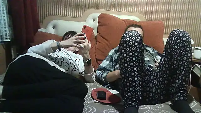 Snapshot of AlanaLaDream chatting on 09-13-25, 03:56 AlanaLaDream online show from 09-13-25, 03:56