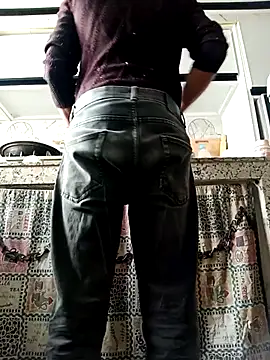 Snapshot of Anal_Fisting9 chatting on 11-20-25, 02:40 Anal Fisting9 online show from 11-20-25, 02:40