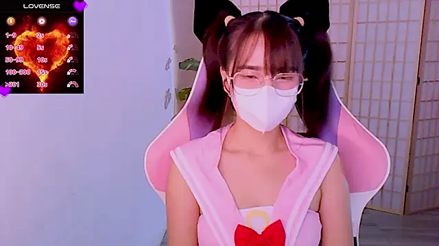 Snapshot of desiregirl69 chatting on 03-18-25, 03:12 desiregirl69 online show from 03-18-25, 03:12