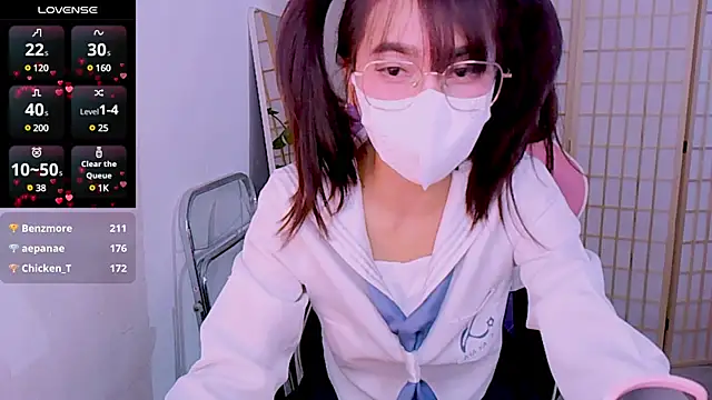 Snapshot of desiregirl69 chatting on 02-26-25, 06:15 desiregirl69 online show from 02-26-25, 06:15