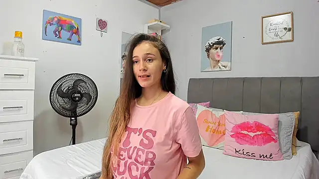 Snapshot of naughtyloverss chatting on 06-23-26, 01:53 naughtyloverss online show from 06-23-26, 01:53
