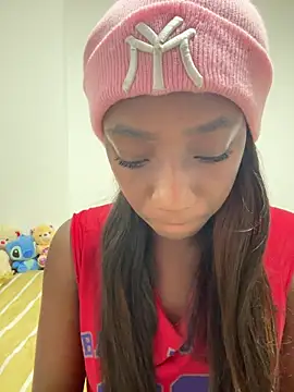 Snapshot of Khenta_Michells chatting on 05-14-26, 10:45 Khenta Michells online show from 05-14-26, 10:45