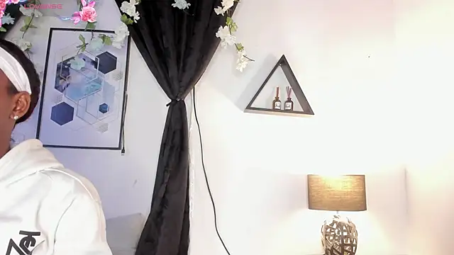 Snapshot of Khenta_Michells chatting on 05-05-26, 10:29 Khenta Michells online show from 05-05-26, 10:29