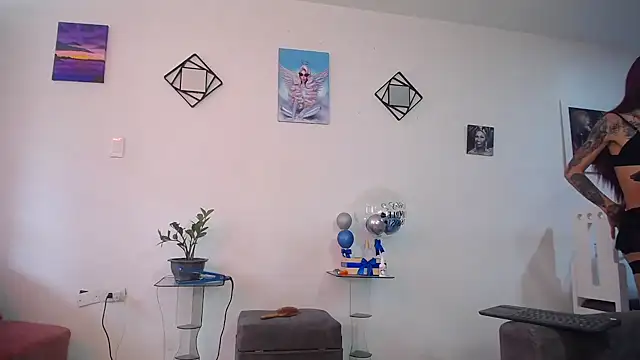 vixenxqueens online show from 09-18-25, 07:50