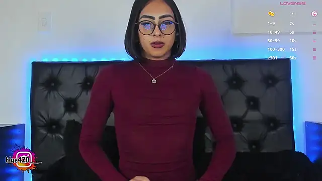 Snapshot of Skyler__blue4 chatting on 01-26-25, 09:40 Skyler  blue4 online show from 01-26-25, 09:40