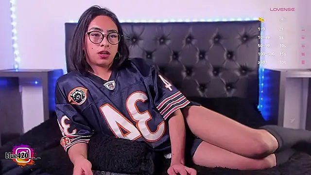 Snapshot of Skyler__blue4 chatting on 03-15-25, 02:46 Skyler  blue4 online show from 03-15-25, 02:46