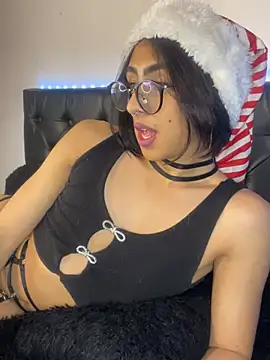 Snapshot of Skyler__blue4 chatting on 12-27-24, 06:14 Skyler  blue4 online show from 12-27-24, 06:14