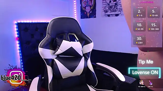 Skyler  blue4 online show from 11-14-25, 09:18