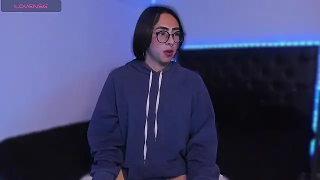 Snapshot of Skyler__blue4 chatting on 03-01-25, 04:04 Skyler  blue4 online show from 03-01-25, 04:04