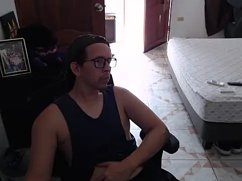 Snapshot of Pit_xxz chatting on 09-23-25, 03:30 Pit xxz online show from 09-23-25, 03:30