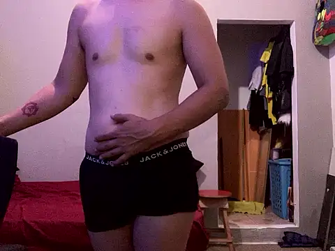 Snapshot of Pit_xxz chatting on 03-18-25, 01:13 Pit xxz online show from 03-18-25, 01:13