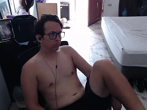 Snapshot of Pit_xxz chatting on 10-20-25, 03:01 Pit xxz online show from 10-20-25, 03:01