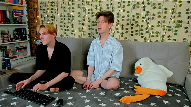 AndrewwCarter2 online show from 03-05-26, 08:38