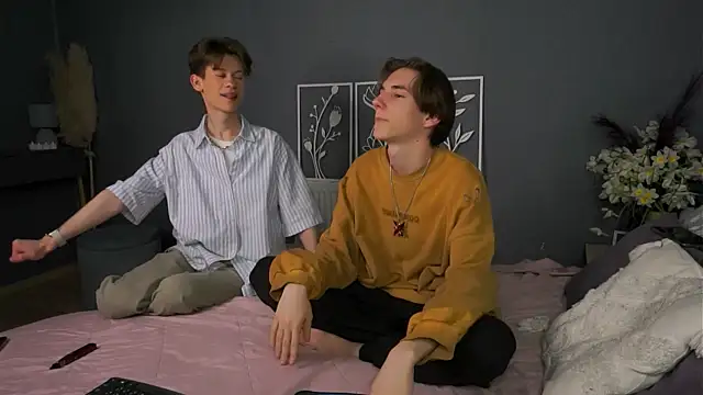 AndrewwCarter2 online show from 01-09-26, 07:43