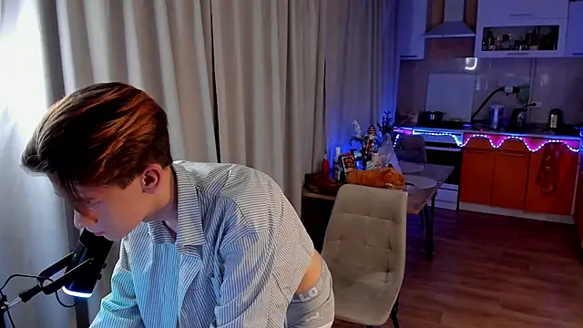 AndrewwCarter2 online show from 02-14-25, 11:09