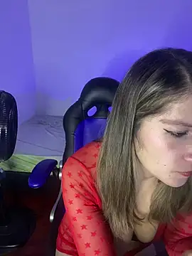 Snapshot of gwen_ashly chatting on 06-10-26, 05:30 gwen ashly online show from 06-10-26, 05:30