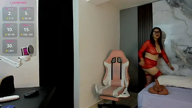 gwen ashly online show from 11-12-25, 10:02