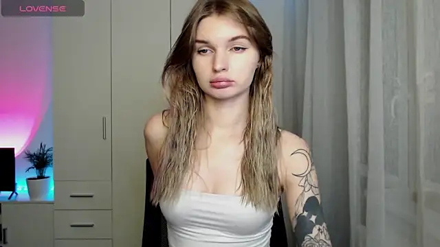 lounahyan online show from 12-16-25, 05:44