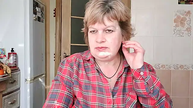 Snapshot of Ettie_Tonia chatting on 02-26-25, 12:49 Ettie Tonia online show from 02-26-25, 12:49