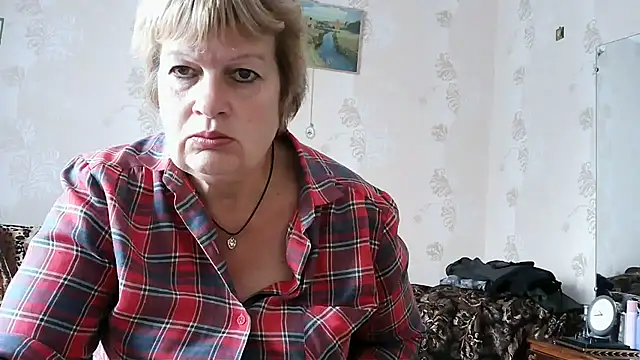 Snapshot of Ettie_Tonia chatting on 10-14-25, 07:42 Ettie Tonia online show from 10-14-25, 07:42