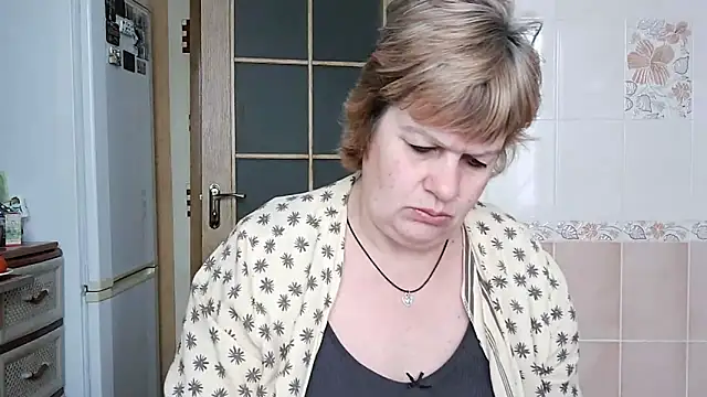 Snapshot of Ettie_Tonia chatting on 02-15-25, 01:16 Ettie Tonia online show from 02-15-25, 01:16