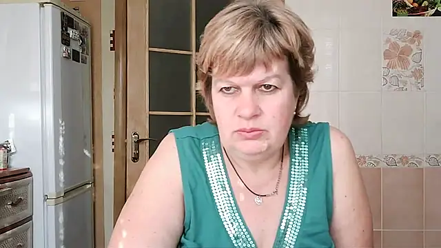 Snapshot of Ettie_Tonia chatting on 02-17-25, 01:00 Ettie Tonia online show from 02-17-25, 01:00