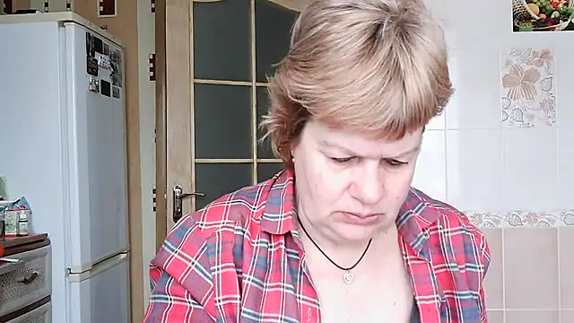 Snapshot of Ettie_Tonia chatting on 03-19-25, 09:28 Ettie Tonia online show from 03-19-25, 09:28