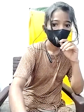 Snapshot of Cute-Ridhima chatting on 10-07-25, 04:13 Cute-Ridhima online show from 10-07-25, 04:13