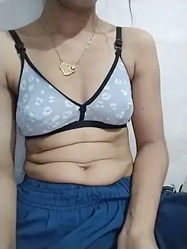 Snapshot of Cute-Ridhima chatting on 06-08-26, 01:00 Cute-Ridhima online show from 06-08-26, 01:00