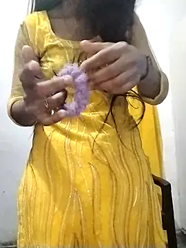 Snapshot of Cute-Ridhima chatting on 11-30-25, 04:46 Cute-Ridhima online show from 11-30-25, 04:46