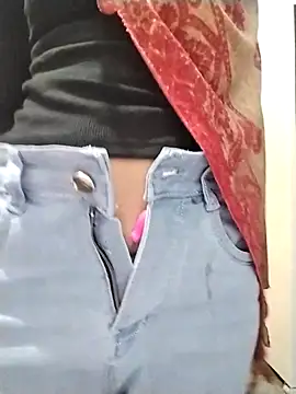 Snapshot of Cute-Ridhima chatting on 12-05-25, 04:44 Cute-Ridhima online show from 12-05-25, 04:44