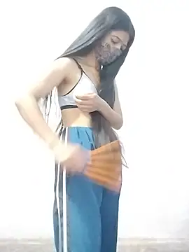 Snapshot of Cute-Ridhima chatting on 06-08-26, 01:28 Cute-Ridhima online show from 06-08-26, 01:28